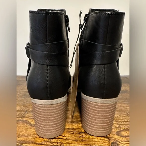 Frye and Co. Women’s Black Italia Stacked Heel Booties NWT Size 11